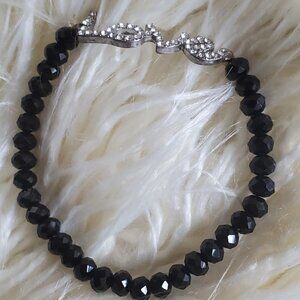 Athra Love Stretch Bracelet. 🌴